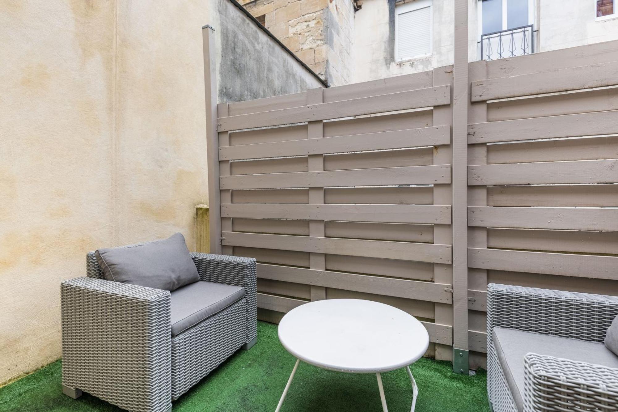Studio En Duplex-Aircon-Terrasse-Parking-Calme Бордо Экстерьер фото